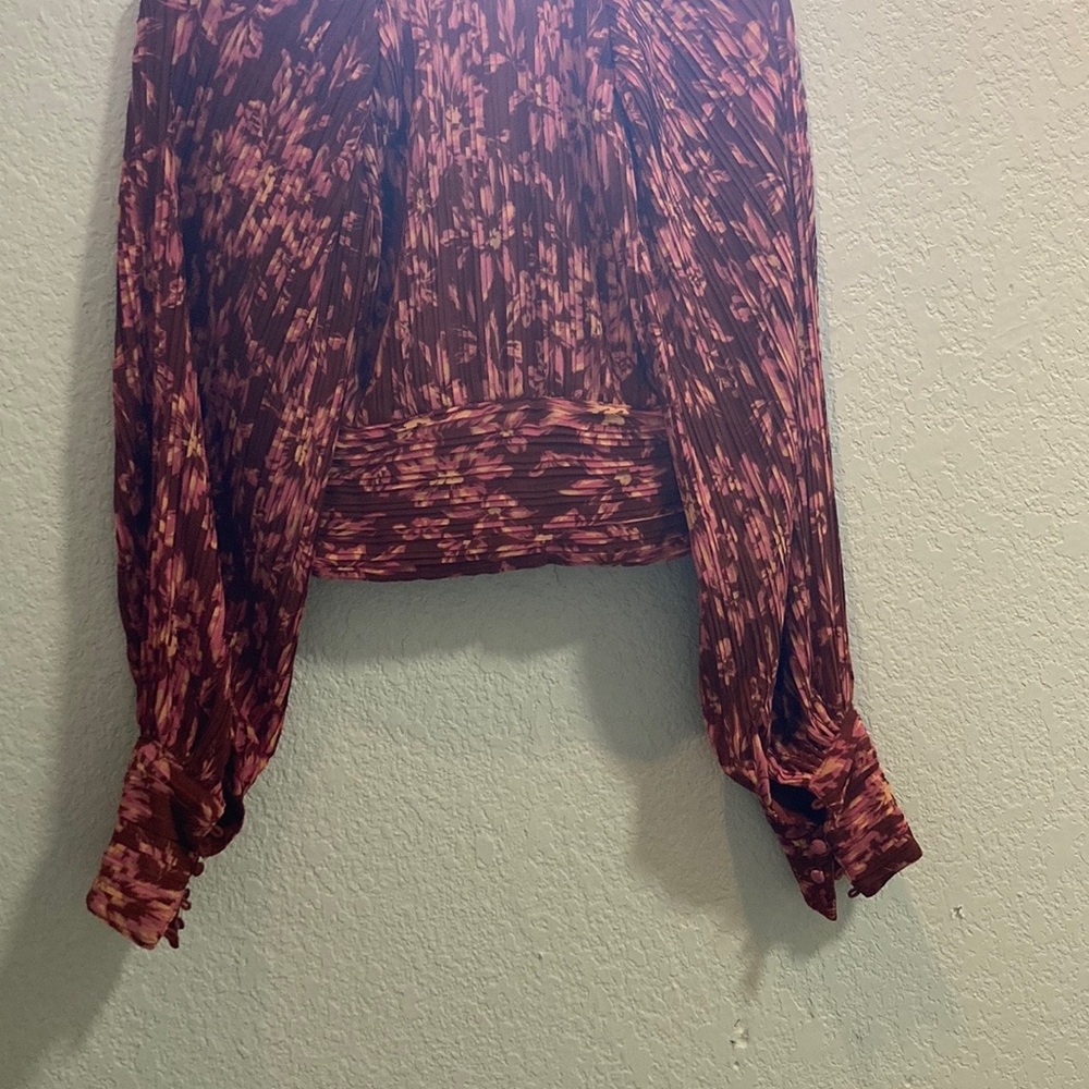 ASTR Women's Floral Wrap Top - Red and Brown - Picture 4 of 4